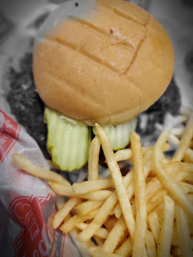 Freddy's Frozen Custard & Steakburgers