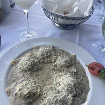 Il Gabbiano - Italian Near Me - Miami, Florida Il Gabbiano - Italian Near Me - Miami, Florida