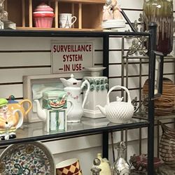 Gutsy Boutique - Bric a brac