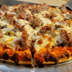 Parkway Pizza - Sausage and mushroom small pizza