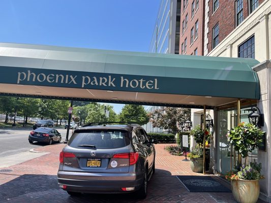 Phoenix Park Hotel by null