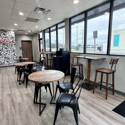 Red Owl Coffee Company - Macon - Interior