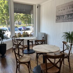 Petraroia Deli - Inside
