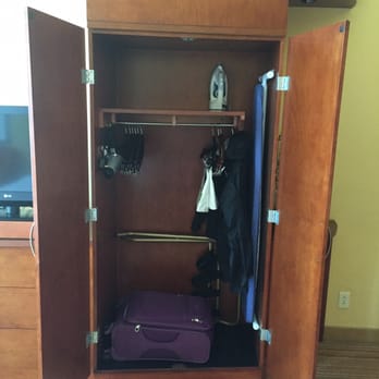 Courtyard by Marriott Pittsburgh Downtown - Very spacious wardrobe - Hotels Near Me - Pittsburgh, Pennsylvania