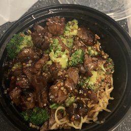 Spicy broccoli steak bowl Spicy broccoli steak bowl