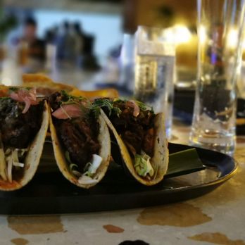 Hideout - Tacos - Bars Near Me - Honolulu, Hawaii