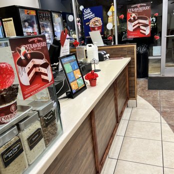 Cold Stone Creamery - a counter with a variety of desserts - Ice Cream & Frozen Yogurt Near Me - Mooresville, North Carolina Cold Stone Creamery - a counter with a variety of desserts - Ice Cream & Frozen Yogurt Near Me - Mooresville, North Carolina