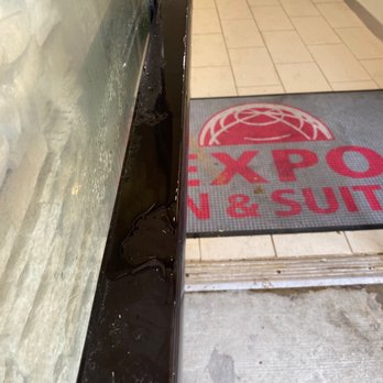 Comfort Inn and Suites - Handle to door that leaks you have to push the wet bar to get out. - Hotels Near Me - Belton, Texas Comfort Inn and Suites - Handle to door that leaks you have to push the wet bar to get out. - Hotels Near Me - Belton, Texas