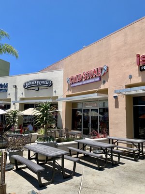 Cold Stone Creamery by null