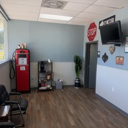 Fleur De Lis Car Care Center
