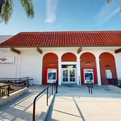 Bank of America Financial Center - Storefront