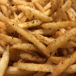 BEERTOWN - Cajun fries!!!!! I love shoestring fries! These fries come with a kick to make sure you want another cold beer!
