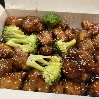 Hidden Dumpling House - Sesame Chicken - Chinese Near Me - Elk Grove, California