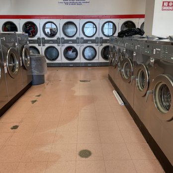 Elite laundromat - Interior - Laundromat Near Me - Tuba City, Arizona Elite laundromat - Interior - Laundromat Near Me - Tuba City, Arizona