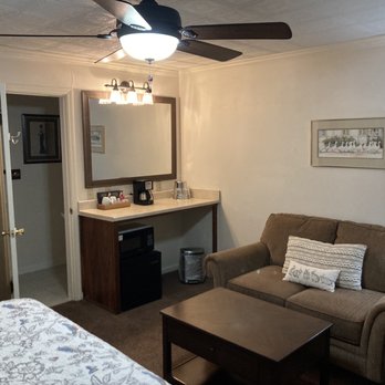 The Mount Vernon Inn - Hotels Near Me - Mount Vernon, Ohio