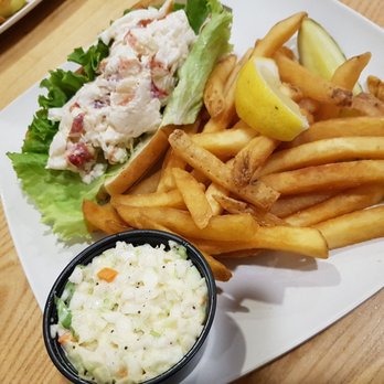 Anthony's Seafood - Lobster roll ....tasteless - Seafood Near Me - Middletown, Rhode Island