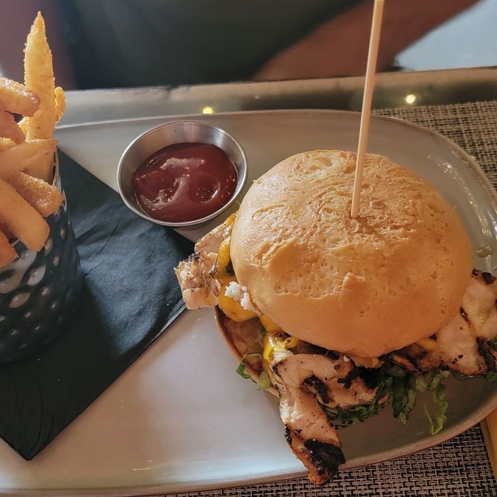 Mango Haus Lounge - New American Near Me - Tehachapi, California