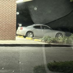 Ultimate Laundromat - This guy sits in the parking lot every night waiting on customers to beg for money be careful