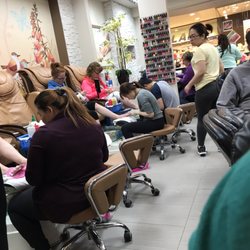 Cali Nails - Inside