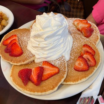 Eggs 'n Things - 3 Buttermilk Pancakes - Breakfast & Brunch Near Me - Honolulu, Hawaii