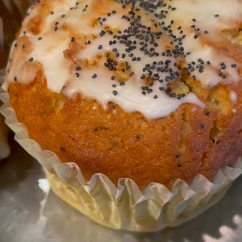 Ozzy's Coffee - Lemon poppy seed muffin - Coffee & Tea Near Me Ozzy's Coffee - Lemon poppy seed muffin - Coffee & Tea Near Me