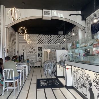 2DCafe - Interior - Coffee & Tea Near Me - St. Petersburg, Florida