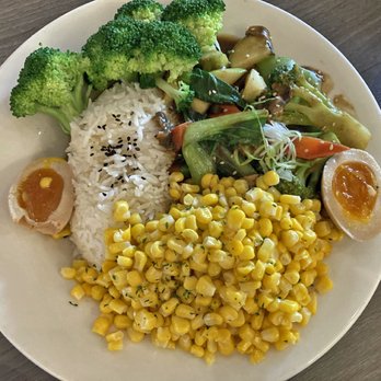 Charidise - Curry Vegetables Rice (with extra corn and broccoli) - Desserts Near Me - Toronto, Ontario