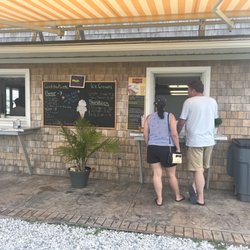 Dusty's Ice Cream Weekapaug - Ice cream and bar window
