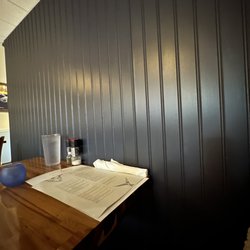 The Breachway Grill - Inside