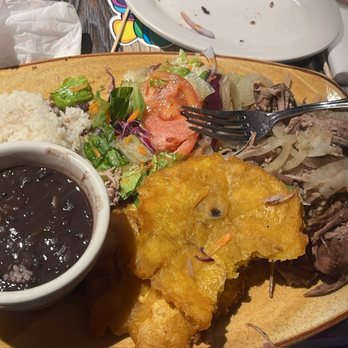 Vamos Pal’ Cafetal - Mesita paisa  It was so good!  The dj music not that good - Colombian Near Me - Kennesaw, Georgia