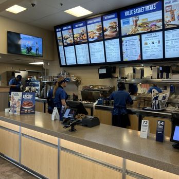 Culver's - 4/10/2024   Culver's staff working hard. - Fast Food Near Me - Mesa, Arizona