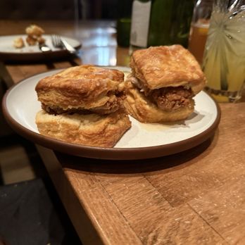 Yardbird Table & Bar - Crispy Chicken Biscuits - Southern Near Me - Miami Beach, Florida Yardbird Table & Bar - Crispy Chicken Biscuits - Southern Near Me - Miami Beach, Florida