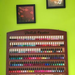 Hawaii Nails - Polishes organized by color