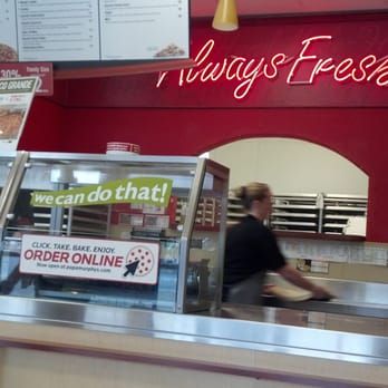 Papa Murphy's - a man behind the counter - Pizza Near Me - Spanaway, Washington Papa Murphy's - a man behind the counter - Pizza Near Me - Spanaway, Washington