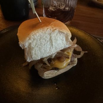 Le Grand - Beef slider - Cocktail Bars Near Me - Pasadena, California