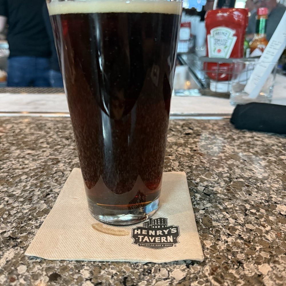 Henry's Tavern - Great Amber Ale - Breakfast & Brunch Near Me - Portland, Oregon
