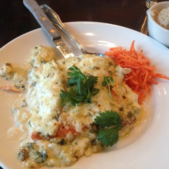 Daisy Mint - Broiled Salmon... Underneath all that mayo there is salmon... Love mayo, but not like this! - Thai Near Me - Pasadena, California
