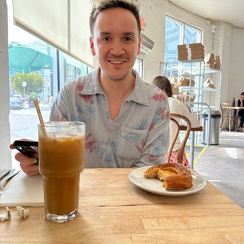 Zak The Baker - Danish, iced coffee & a sweaty restaurant. - Kosher Near Me - Miami, Florida Zak The Baker - Danish, iced coffee & a sweaty restaurant. - Kosher Near Me - Miami, Florida