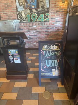 UNO Pizzeria & Grill by null