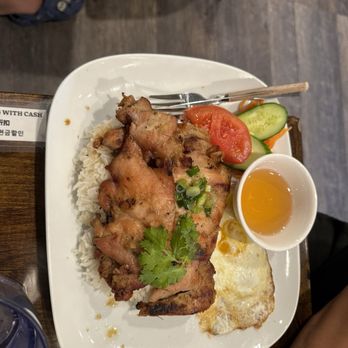 Chef Papa Vietnamese Kitchen - Grilled Lemongrass Chicken on Rice - Vietnamese Near Me - Flushing, New York Chef Papa Vietnamese Kitchen - Grilled Lemongrass Chicken on Rice - Vietnamese Near Me - Flushing, New York