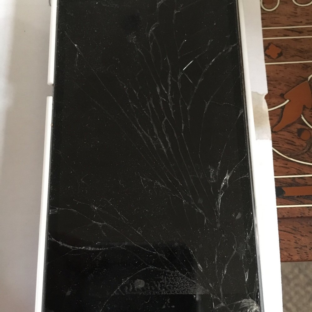Arbisoft - Cracked screen of iPhone 5s - Mobile Phone Repair Near Me - Sunland, California