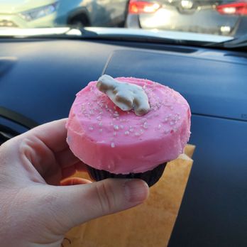 Sprinkles Riverton - The frosting was a little dry, but the cake was good. - Bakeries Near Me - Riverton, Utah Sprinkles Riverton - The frosting was a little dry, but the cake was good. - Bakeries Near Me - Riverton, Utah