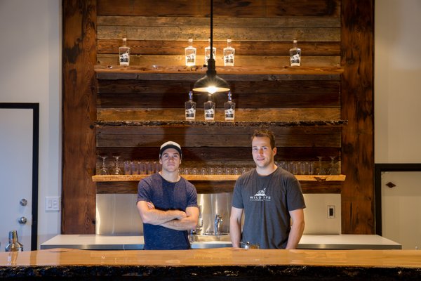 Wild Life Distillery & Cocktail Bar by null