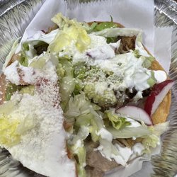 Carnitas tostada