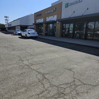 The UPS Store - The UPS store - Printing Services Near Me - Northridge, California The UPS Store - The UPS store - Printing Services Near Me - Northridge, California