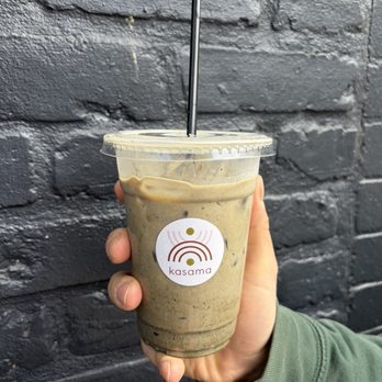 Kasama - iced black sesame latte - Filipino Near Me - Chicago, Illinois