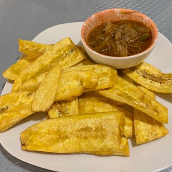 La Flor Mix Kitchen & Bar - Complimentary plantains with meat sauce to dip - Haitian Near Me - Hartford, Connecticut La Flor Mix Kitchen & Bar - Complimentary plantains with meat sauce to dip - Haitian Near Me - Hartford, Connecticut