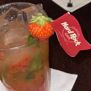 Hard Rock Cafe - Strawberry&Basil lemonade - American Near Me - Rome, RM Hard Rock Cafe - Strawberry&Basil lemonade - American Near Me - Rome, RM