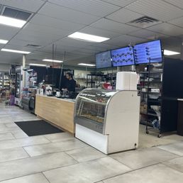 Main order area and kitchen. Main order area and kitchen.