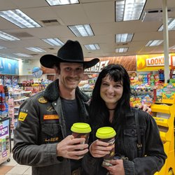 ampm - Two hot babes